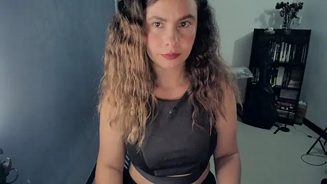 gigi stephans online show from July 7, 1:19 am