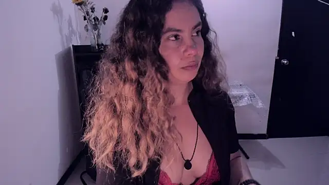 gigi stephans online show from August 4, 2:26 am