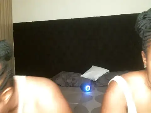 R-thequeen online show from November 15, 8:55 am