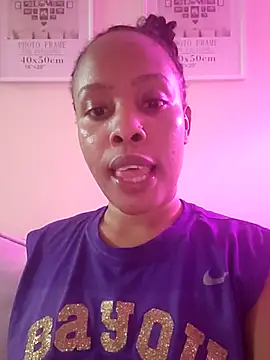 R-thequeen online show from May 16, 12:07 am