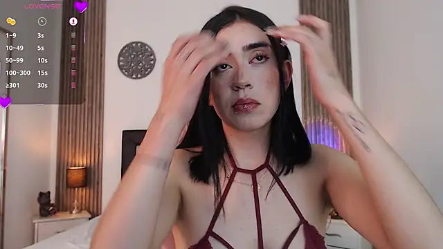 Snapshot of Julieta_De_Los_Angeles chatting on December 23, 8:57 pm Julieta De Los Angeles online show from December 23, 8:57 pm