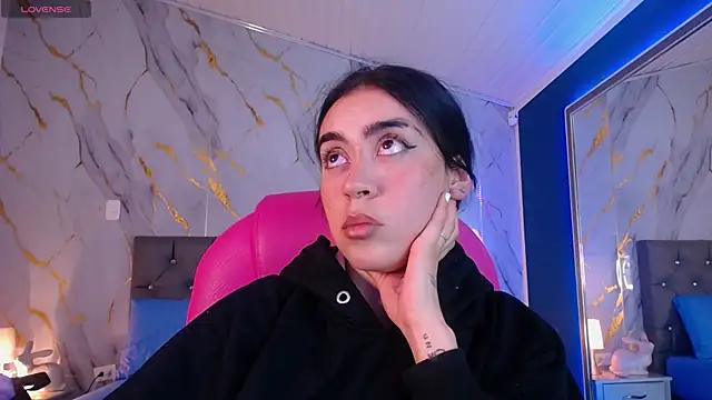 Snapshot of Julieta_De_Los_Angeles chatting on February 5, 9:46 am Julieta De Los Angeles online show from February 5, 9:46 am