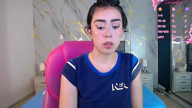 Snapshot of Julieta_De_Los_Angeles chatting on February 18, 6:59 am Julieta De Los Angeles online show from February 18, 6:59 am