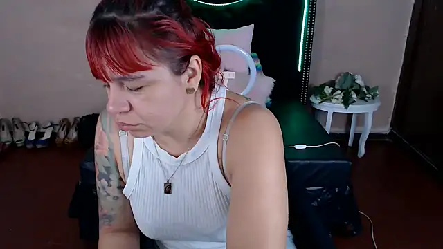 VioletaaaSlave online show from June 14, 11:01 am