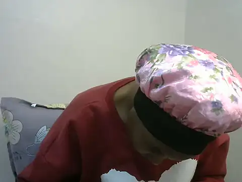 Snapshot of StacyGee24 chatting on September 25, 5:49 pm StacyGee24 online show from September 25, 5:49 pm