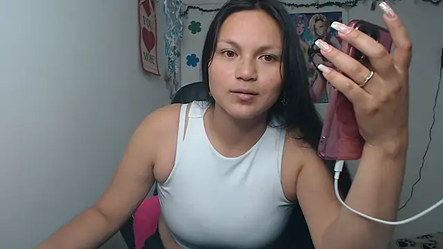 Snapshot of Zafiroweb09 chatting on December 17, 6:09 pm Zafiroweb09 online show from December 17, 6:09 pm