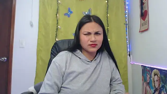 Snapshot of Zafiroweb09 chatting on January 30, 1:44 am Zafiroweb09 online show from January 30, 1:44 am