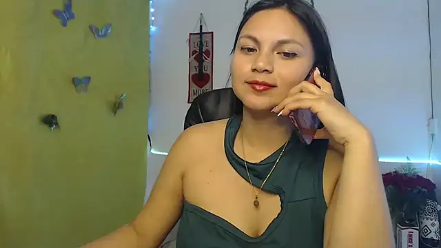 Snapshot of Zafiroweb09 chatting on February 25, 9:35 pm Zafiroweb09 online show from February 25, 9:35 pm