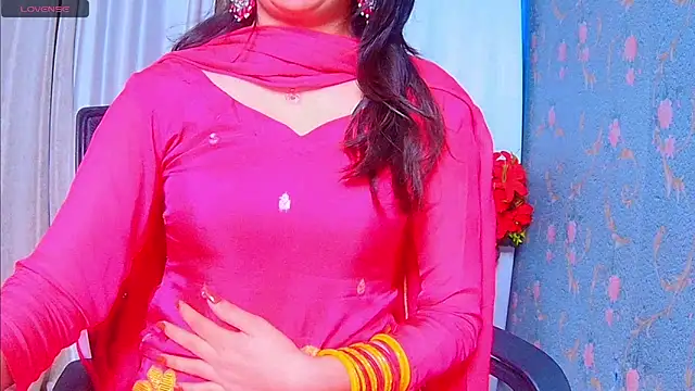 Snapshot of Aashika-Kaur chatting on January 13, 3:45 am Aashika-Kaur online show from January 13, 3:45 am