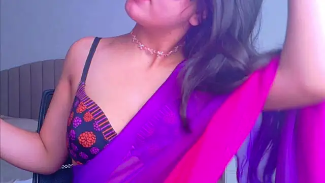 Snapshot of Aashika-Kaur chatting on September 9, 4:45 am Aashika-Kaur online show from September 9, 4:45 am