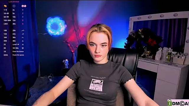 liana kisses online show from January 30, 11:55 pm