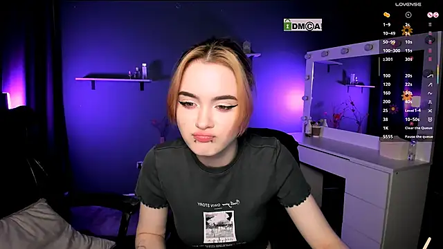 liana kisses online show from March 15, 11:06 pm