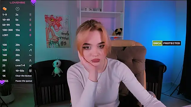 liana kisses online show from March 19, 8:11 pm