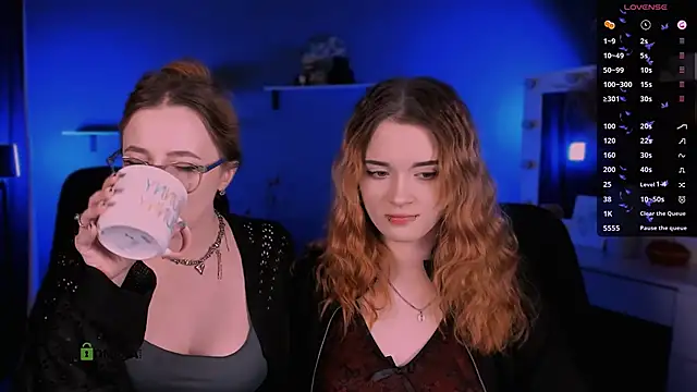 liana kisses online show from September 10, 7:25 pm