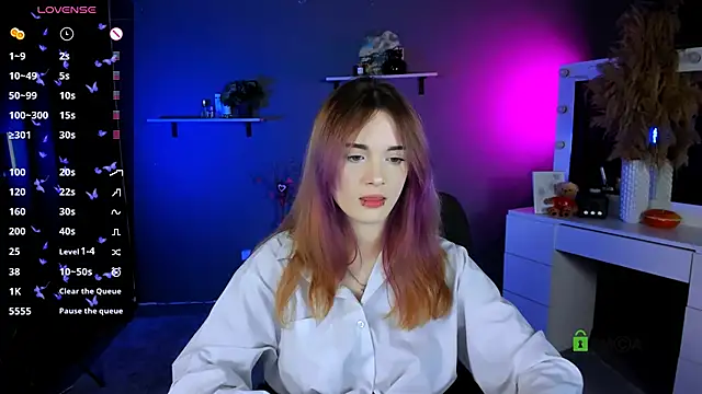 liana kisses online show from September 12, 7:03 pm