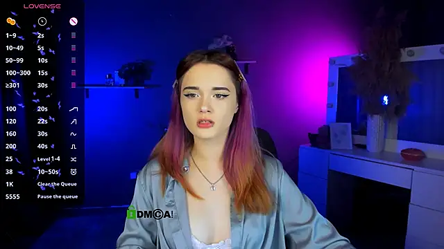 liana kisses online show from September 13, 7:13 pm