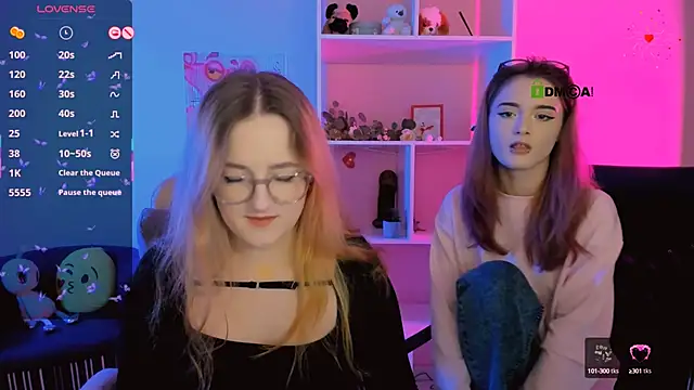 liana kisses online show from September 27, 7:30 pm