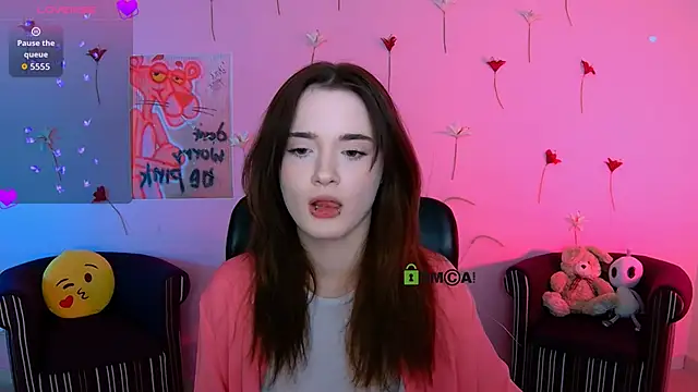 liana kisses online show from April 27, 7:01 pm