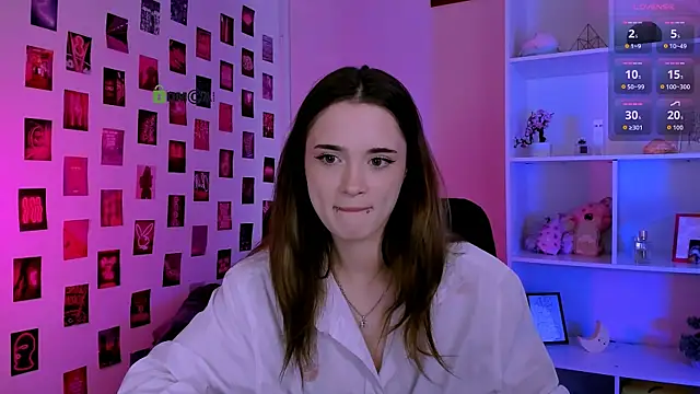 liana kisses online show from July 27, 6:48 pm