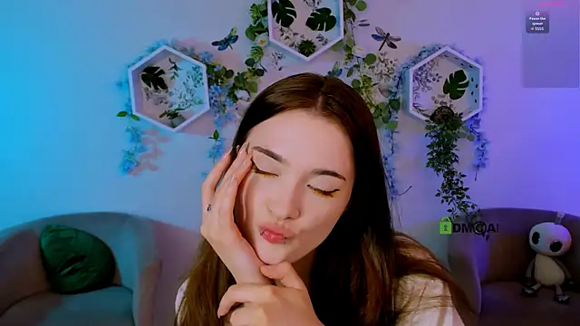 liana kisses online show from August 4, 11:18 pm