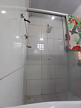 Snapshot of Fredsnoop chatting on October 9, 11:19 am Fredsnoop online show from October 9, 11:19 am