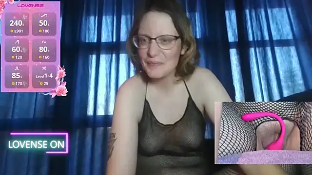 PernillaGirl online show from May 7, 6:24 pm