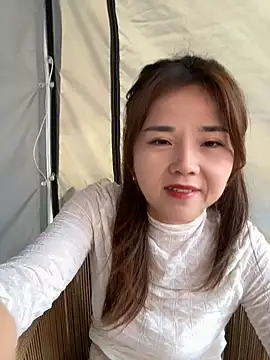 Snapshot of Efangfang chatting on December 18, 2:32 am Efangfang online show from December 18, 2:32 am