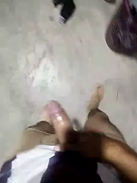 Snapshot of leyel00155 chatting on November 5, 11:43 am leyel00155 online show from November 5, 11:43 am