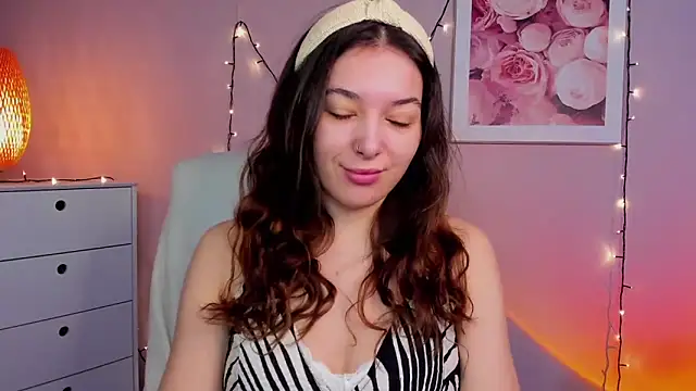 Snapshot of Meagn_Extasy chatting on March 23, 7:31 am Meagn Extasy online show from March 23, 7:31 am