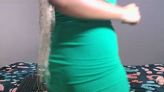 MissHornyChristian25 online show from November 17, 9:31 pm