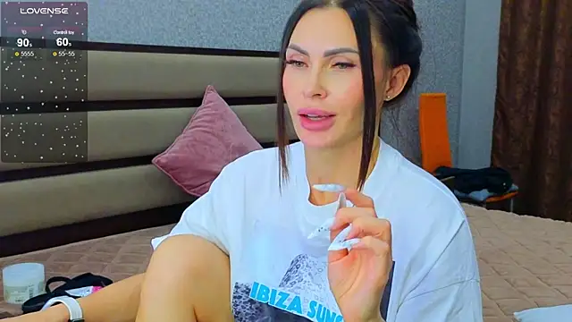 Snapshot of KimDavisBaby chatting on October 12, 1:43 pm KimDavisBaby online show from October 12, 1:43 pm