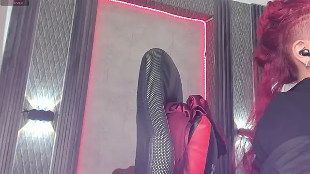 selene red  online show from January 28, 3:46 pm