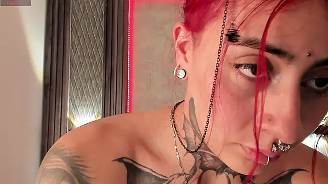 selene red  online show from January 28, 10:01 pm