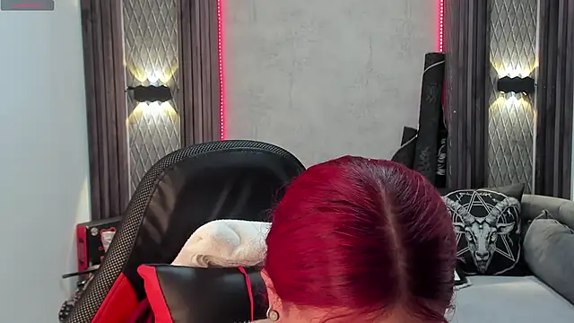 selene red  online show from January 31, 2:39 pm