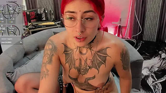 selene red  online show from February 1, 3:52 am