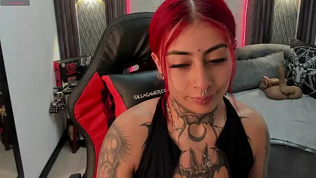 selene red  online show from February 3, 3:59 pm