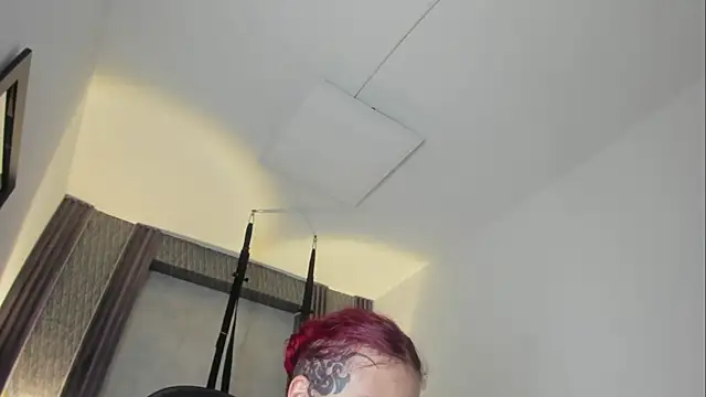 selene red  online show from December 15, 3:49 pm