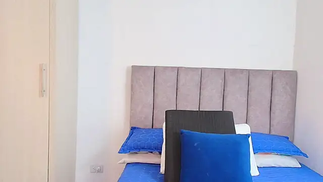 karina lewis  online show from January 26, 3:38 am