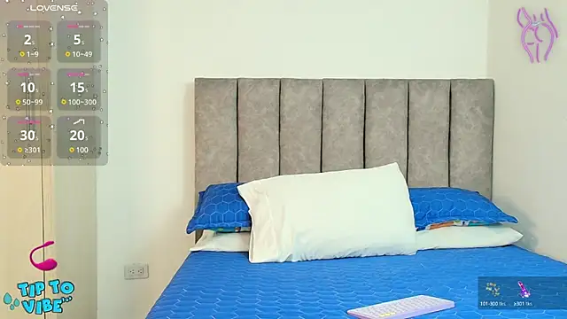 karina lewis  online show from March 21, 4:06 am