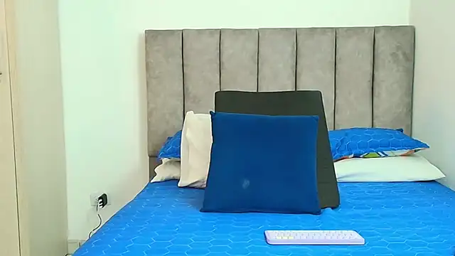 karina lewis  online show from October 10, 4:00 am