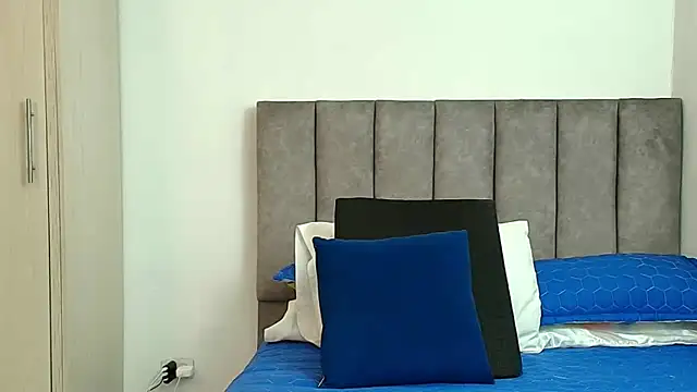 karina lewis  online show from November 25, 4:12 am