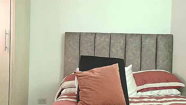 karina lewis  online show from May 2, 5:12 am