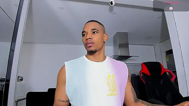 TROYWESLY- online show from October 5, 9:34 pm