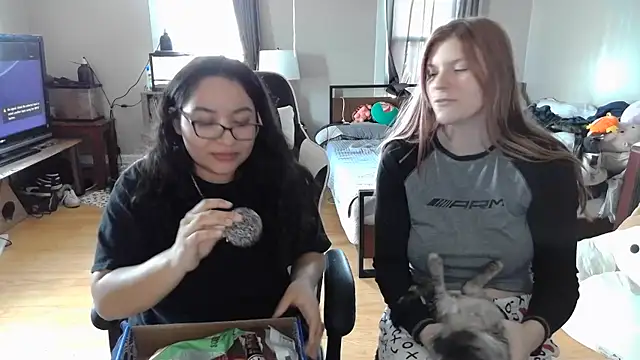 Snapshot of Elliewgfs chatting on February 28, 7:14 pm Elliewgfs online show from February 28, 7:14 pm