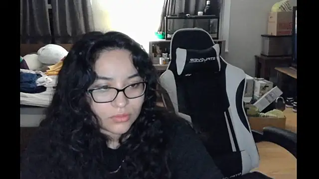 Snapshot of Elliewgfs chatting on March 18, 1:53 am Elliewgfs online show from March 18, 1:53 am