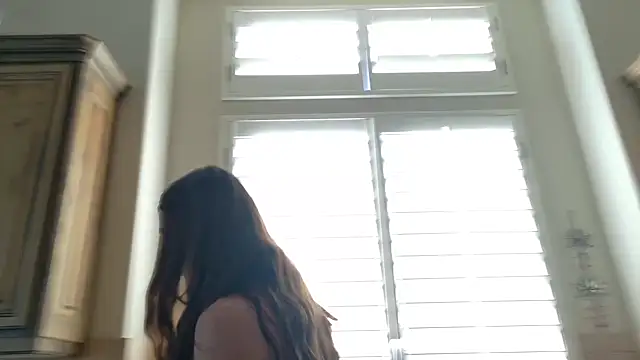 Snapshot of 18petitewhitegirl chatting on December 6, 9:13 pm 18petitewhitegirl online show from December 6, 9:13 pm