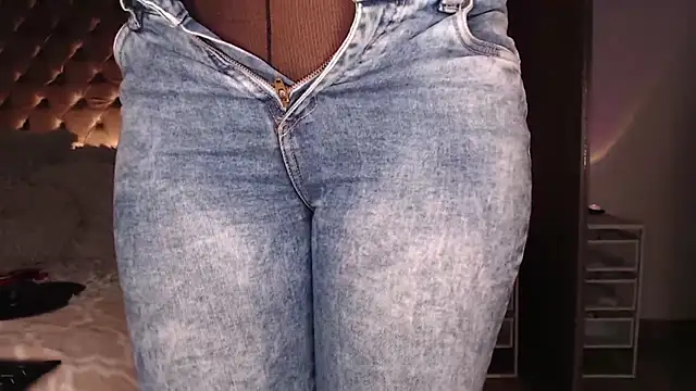 Snapshot of Roussmariehenao chatting on November 2, 11:07 pm Roussmariehenao online show from November 2, 11:07 pm