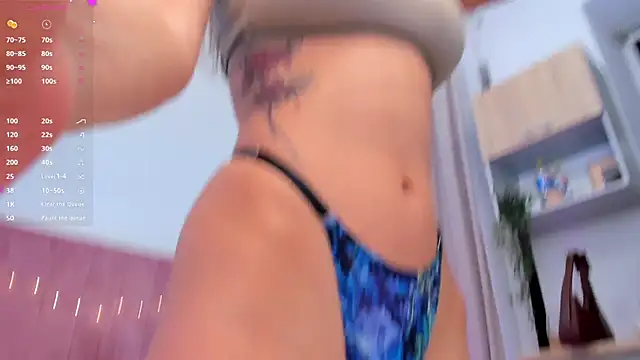 Snapshot of AprilWong chatting on January 8, 9:21 am AprilWong online show from January 8, 9:21 am