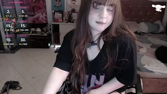 Snapshot of Avril2001 chatting on June 22, 2:24 am Avril2001 online show from June 22, 2:24 am