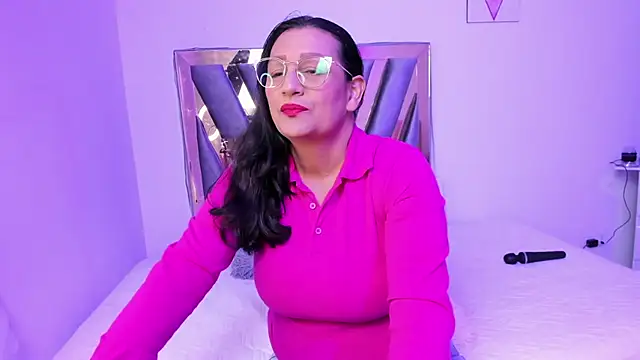 Snapshot of Victoria_Red01 chatting on December 3, 1:43 pm Victoria Red01 online show from December 3, 1:43 pm